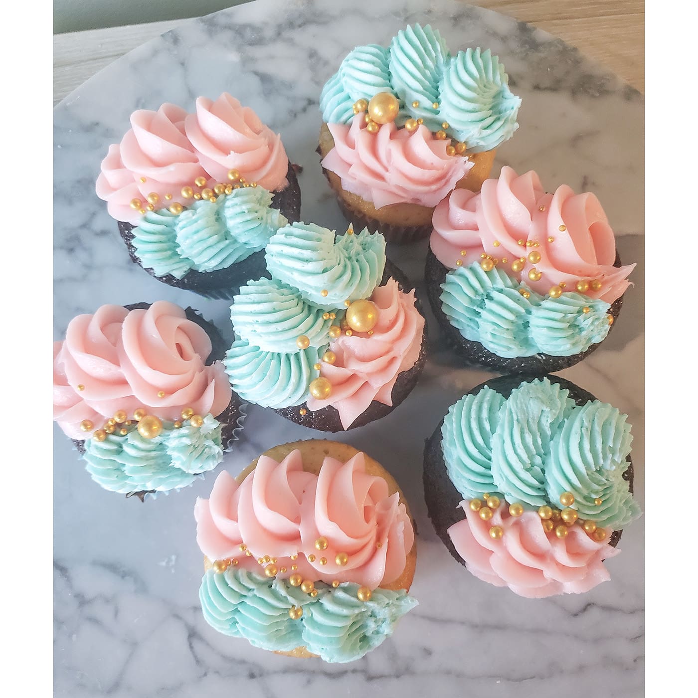 Baby fashion shower cake with cupcakes